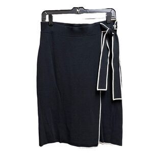 🌟70% OFF 🌟Ann Taylor🌟Ribbed Black Sweater Skirt with Strap